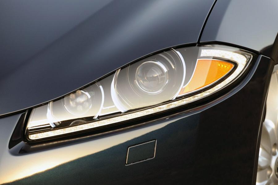  Jaguar XF Supercharged 2012 года  (фото 60 из 65)